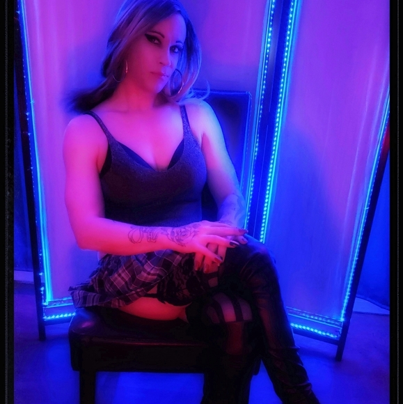 Meet your Posher! She's a trap! - Picture 13 of 16